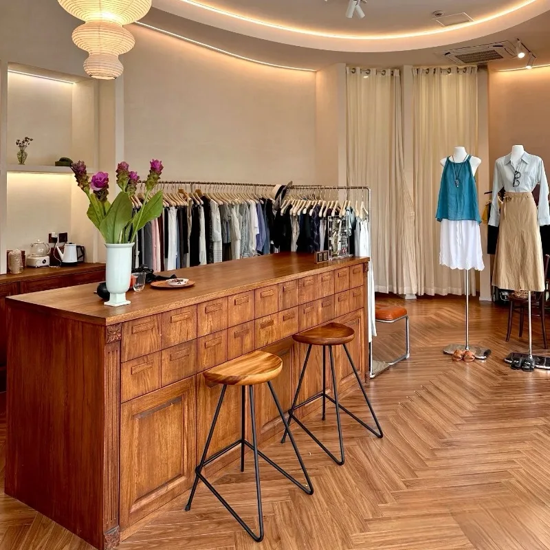Kassa pagina kledingwinkel Mid - Office Furniture Buyers recensie en prijs